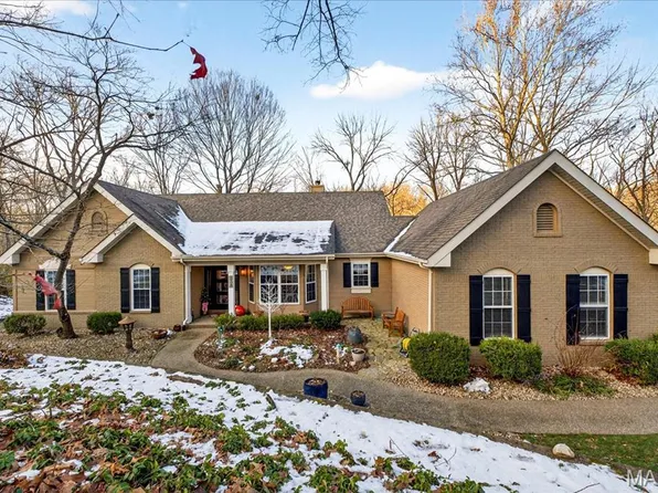 336 Wild Horse Canyon Dr, Chesterfield, MO 63005