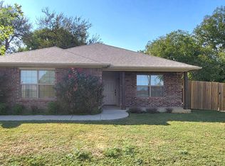 303 N Baugh St, Alvarado, TX 76009
