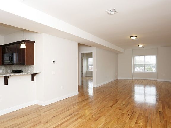 2nd image of 73 Lackawanna Ave #11