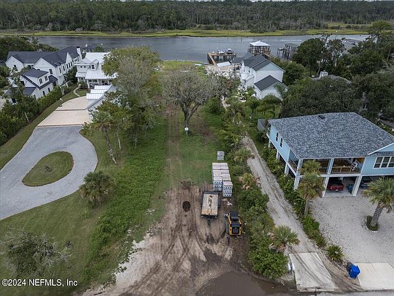 3rd image of 409 N ROSCOE Boulevard