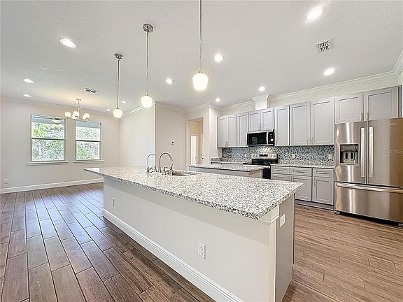 5th image of 3110 CARNEGIE AVENUE