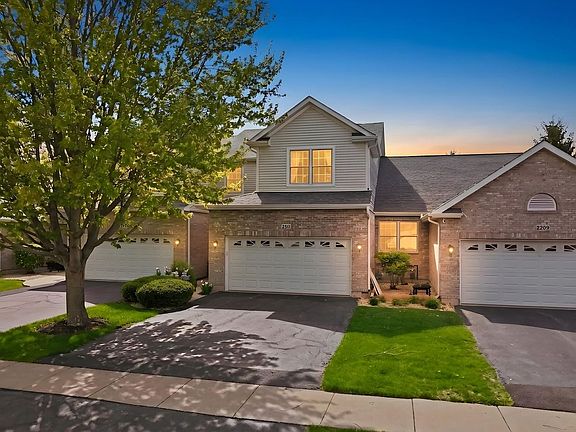 2nd image of 2211 Autumn Ln