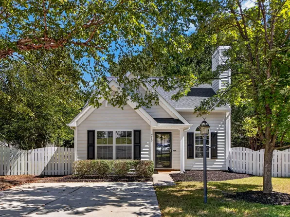 215 Windcap Dr, Apex, NC 27502