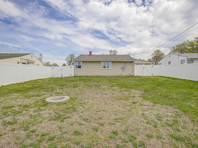 1622 Tieman Dr — Photo 17