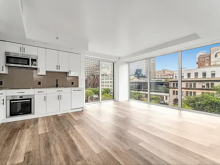118 Orchard St #9C — Photo 4