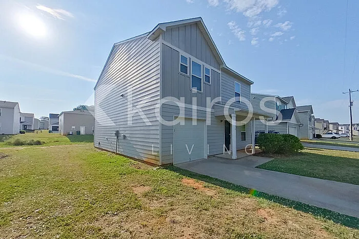 4 bed, 2.5 bath, 1801 sqft, $1,995 — Photo 3