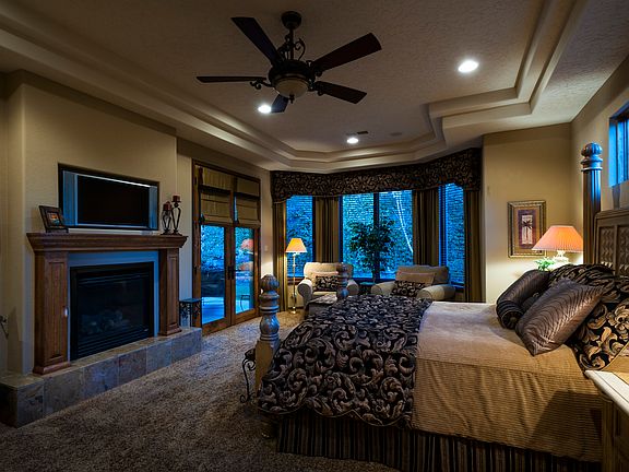 3rd image of 5408 Canyon Bluff Trl NE