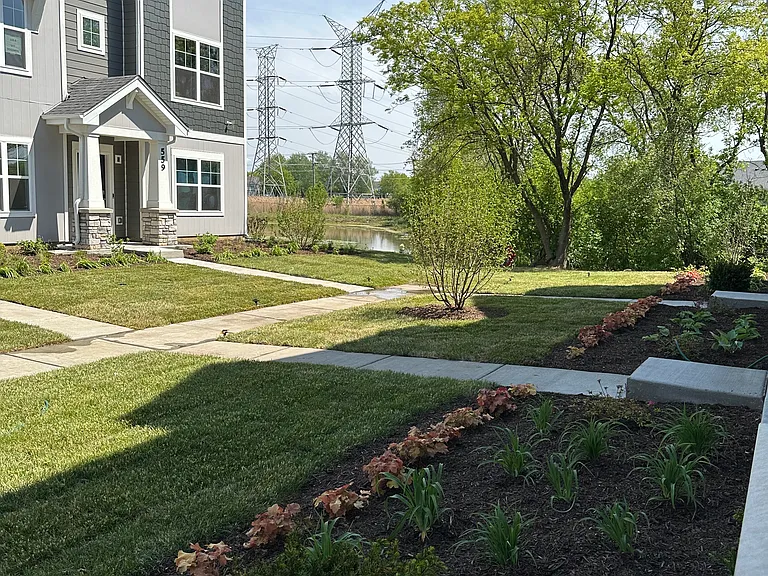 545 Yosemite Way — Photo 2