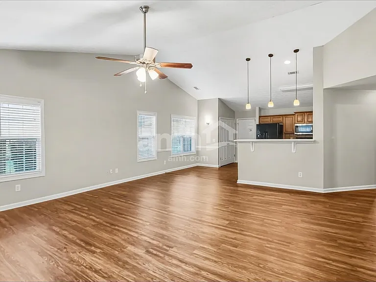 113 Village Dr — Photo 5