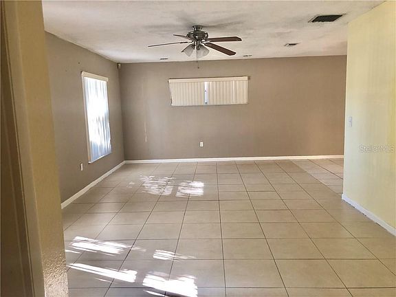 4th image of 7069 Scruboak Ln