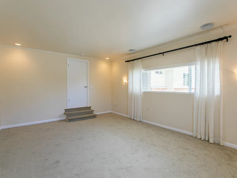 733 Circle Dr — Photo 13