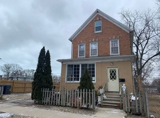 905 14th St, North Chicago, IL 60064