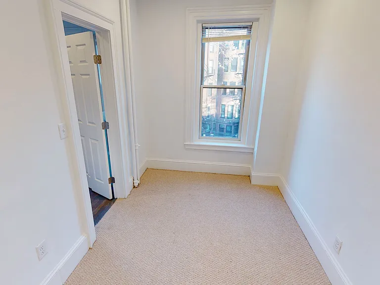 225 Newbury St #3R — Photo 5
