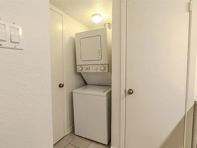 7575 Katy Fwy #103 — Photo 14