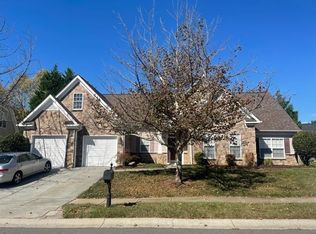 10028 Shetland Ln, Charlotte, NC 28278