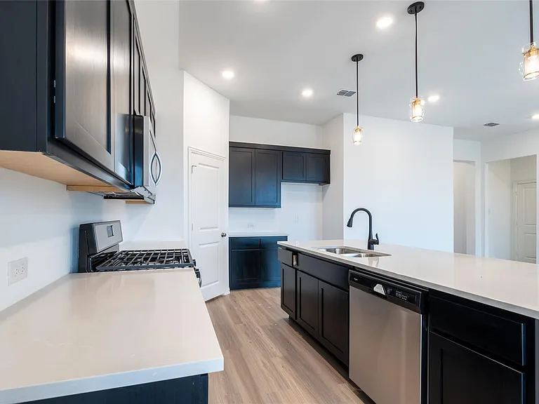 3804 Chicory Ct — Photo 12