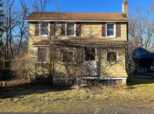 505 River Rd, Asbury, NJ 08802