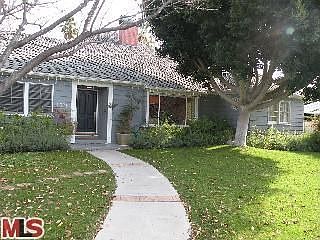1st image of 4676 Saint Clair Ave