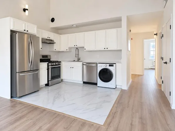 21 Renaissance Ct Floor 2, Brooklyn, NY 11206