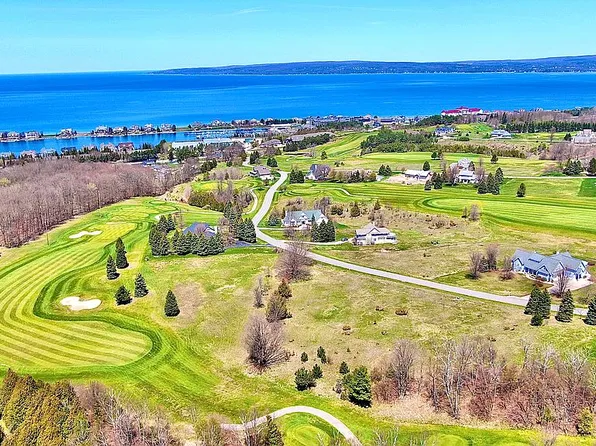 430 Crooked Tree Dr, Petoskey, MI 49770