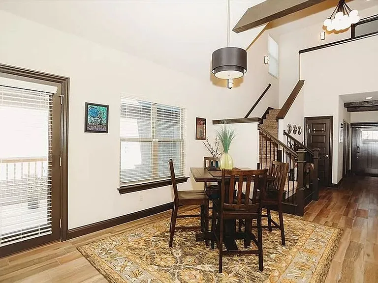 1804 SW Riverstone Rd — Photo 4
