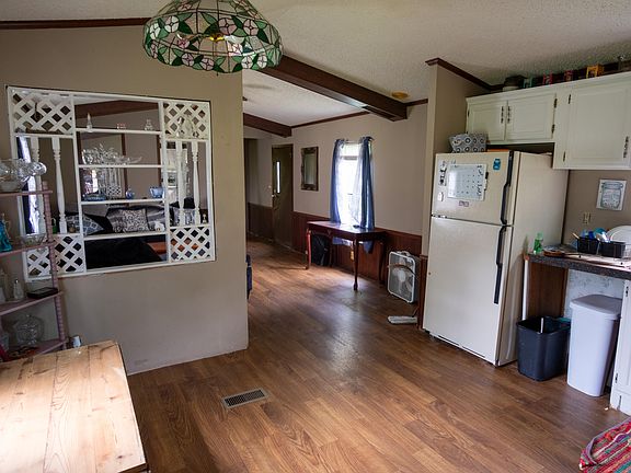 2nd image of 31 Tanglewood Dr