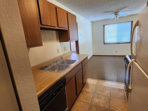 5th image of 1040 & 1090 17th St #1040-202