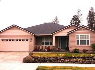 948 Black Wolf Ln, Eagle Pt, OR 97524