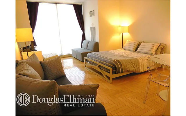 Rented by Douglas Elliman | media 19