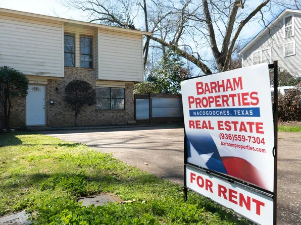 128 Hayter St, Nacogdoches, TX 75965