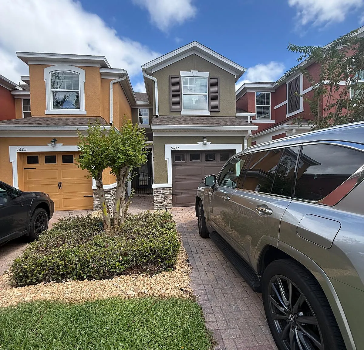 3 bed, 2.5 bath, 1407 sqft, $2,280 — Photo 1
