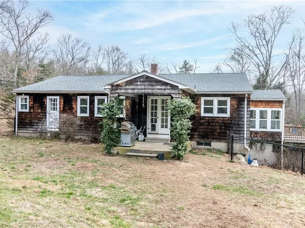 982 Wordens Pond Rd, South Kingstown, RI 02879