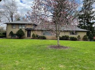 19 Glen Echo Rd, Elgin, IL 60120