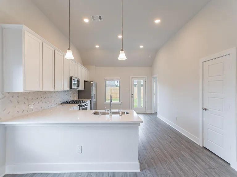 10539 Preserve Way — Photo 8