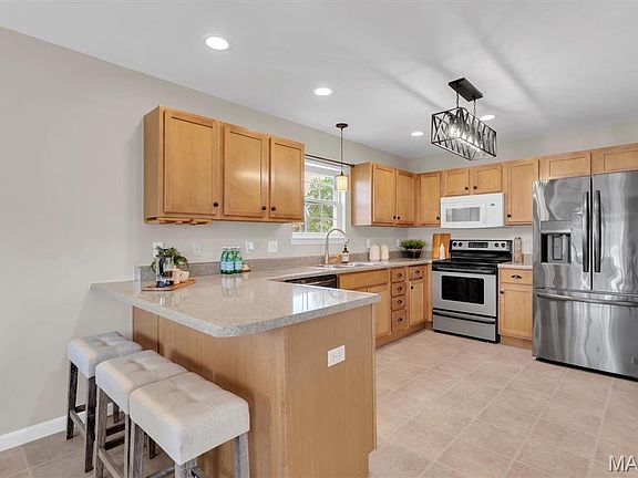 3rd image of 103 Chancellorville Dr