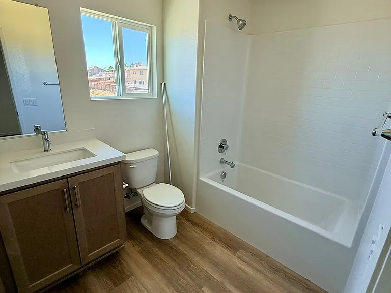 11715 Sebastian Rd — Photo 10