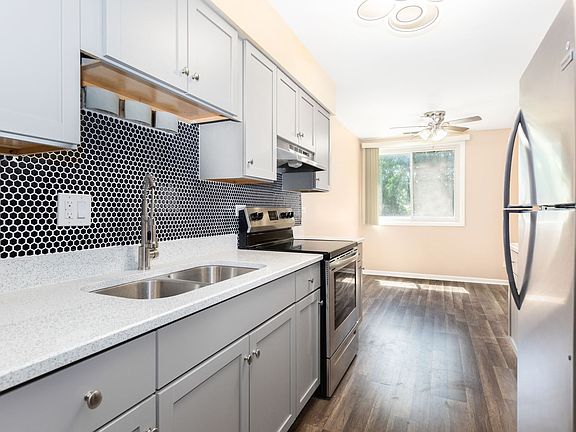 5th image of 2600 Brookwood Way Dr APT 202A