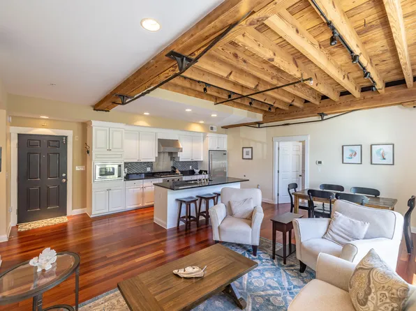 40 Washington Street #212, Camden, ME 04843