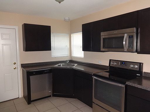 4th image of 1304 Bracken Ave