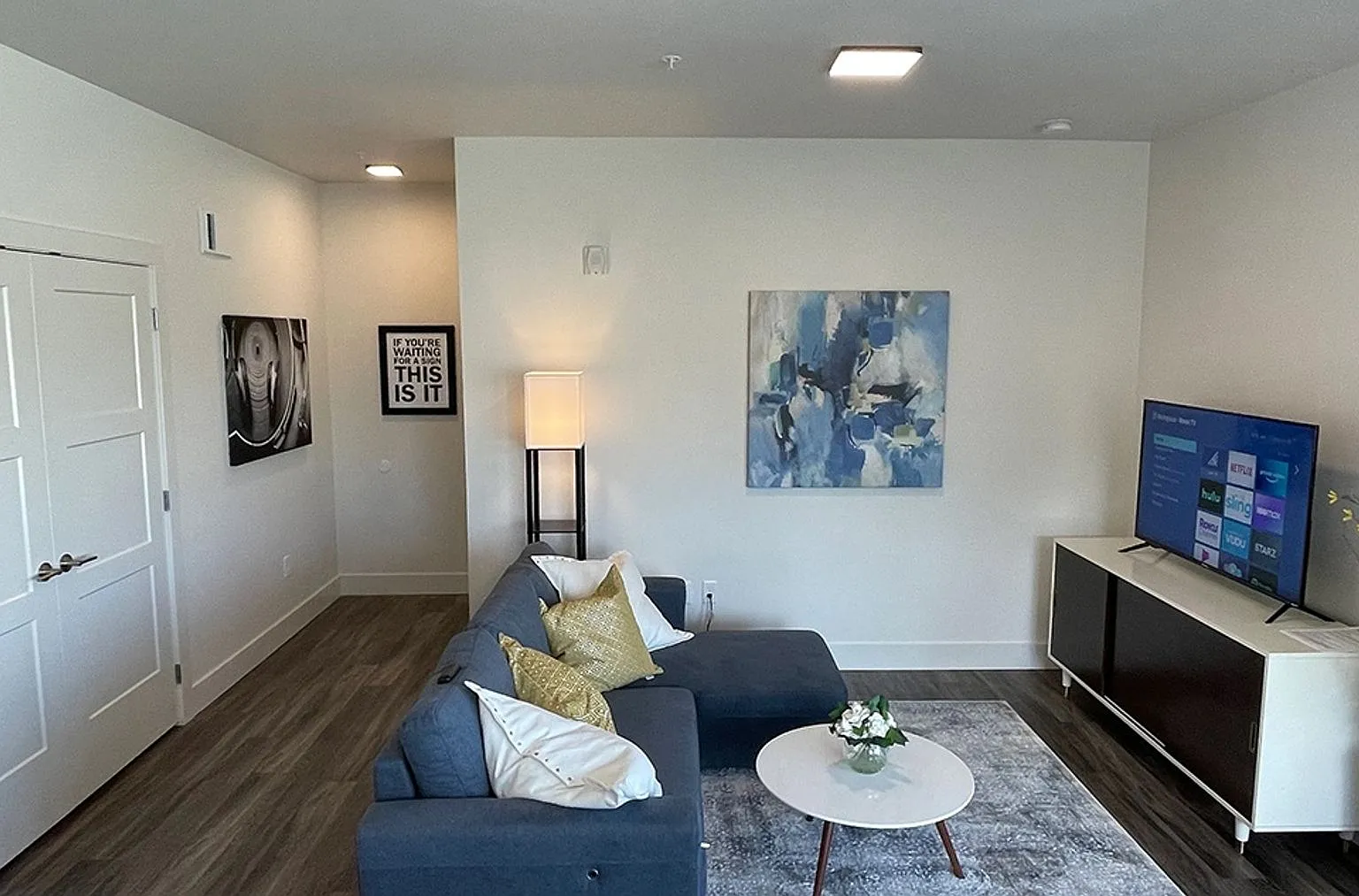 Thirty First Place Apartments — Photo 2