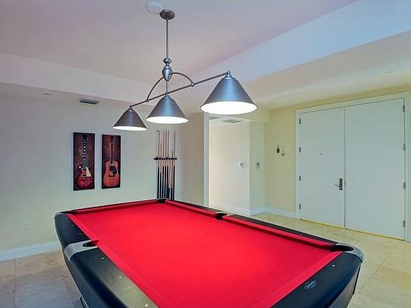 5th image of 20201 E Country Club Dr APT 2108
