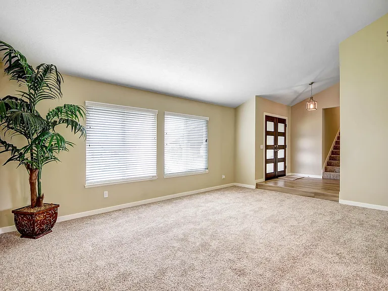 10344 Mignonette St — Photo 9