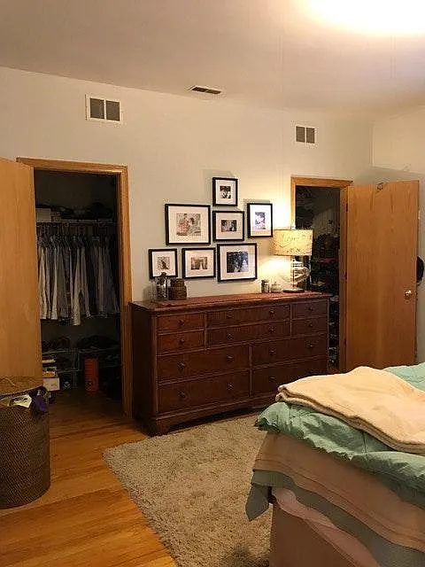 Master Bedroom w/ 2 walk in closets