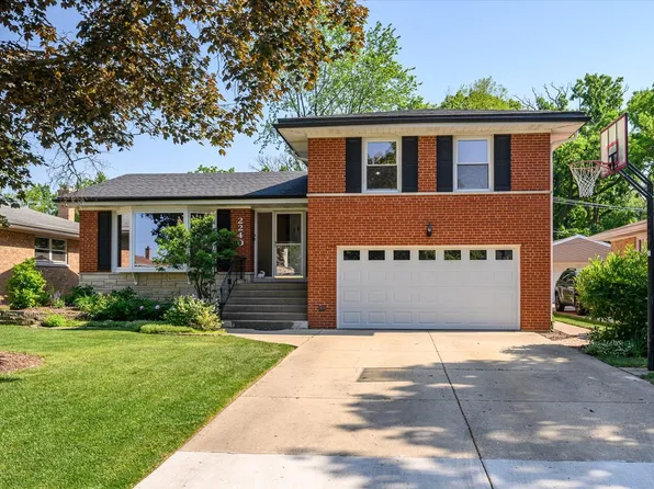 2240 Terry Ln W, Broadview, IL 60155