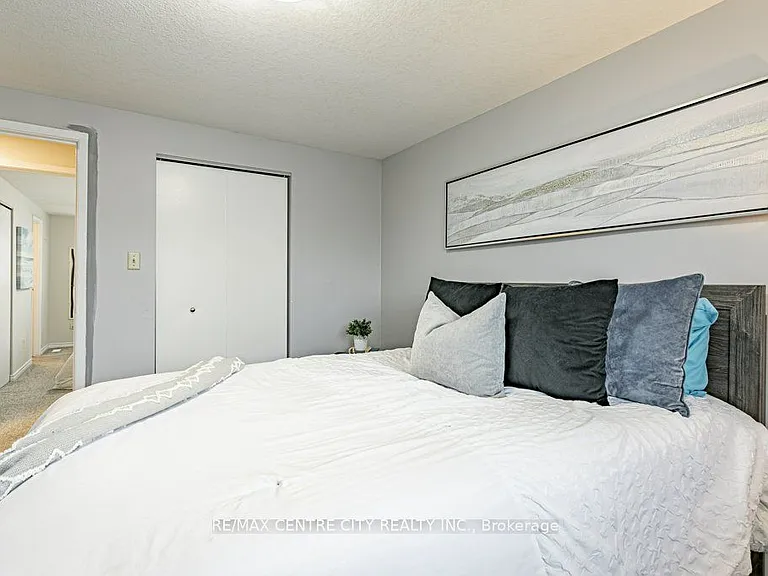 490 3rd St #19 — Photo 16