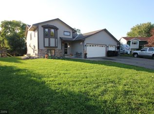 13116 Xavis St NW, Coon Rapids, MN 55448
