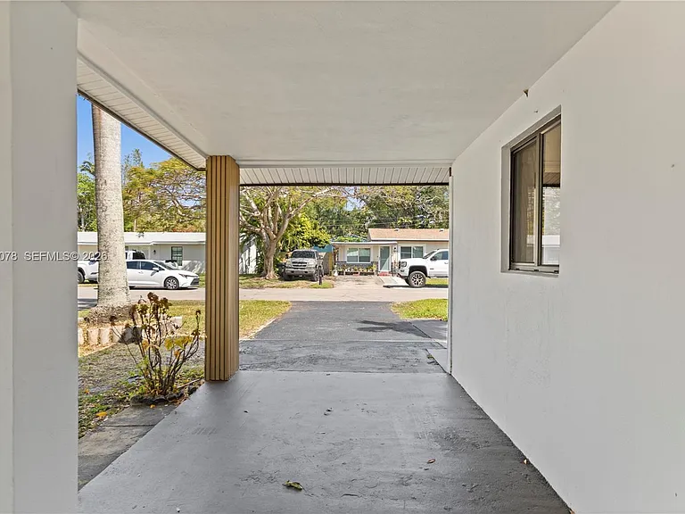 1524 SW 32nd Ct — Photo 34