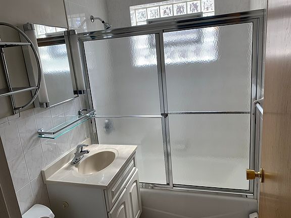 5th image of 603 W Park Ave APT 204