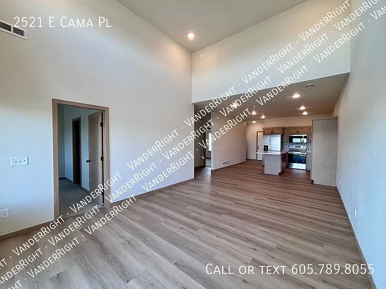 2521 E Cama Pl — Photo 21