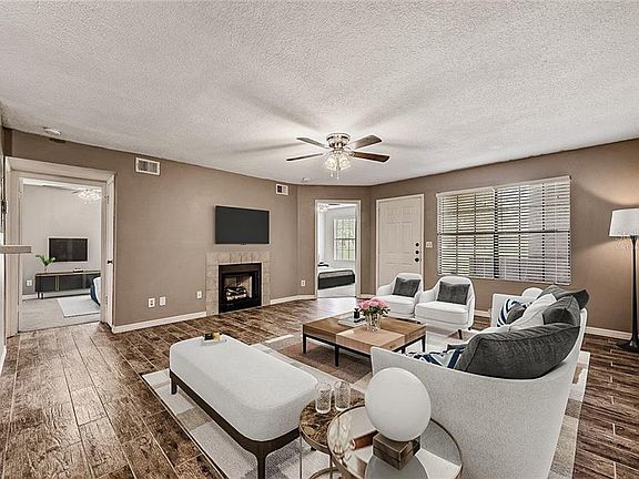 3rd image of 370 Lake Tahoe Ct Unit 102